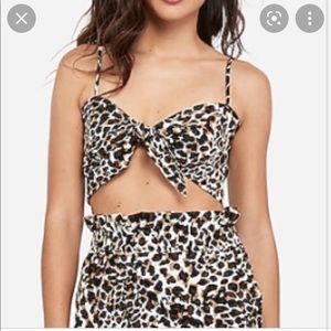 🌻Nwt Express leopard crop top
